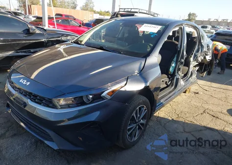 2023 Kia Forte Lxs z USA, uszkodzony, nr VIN 3KPF24AD2PE586053